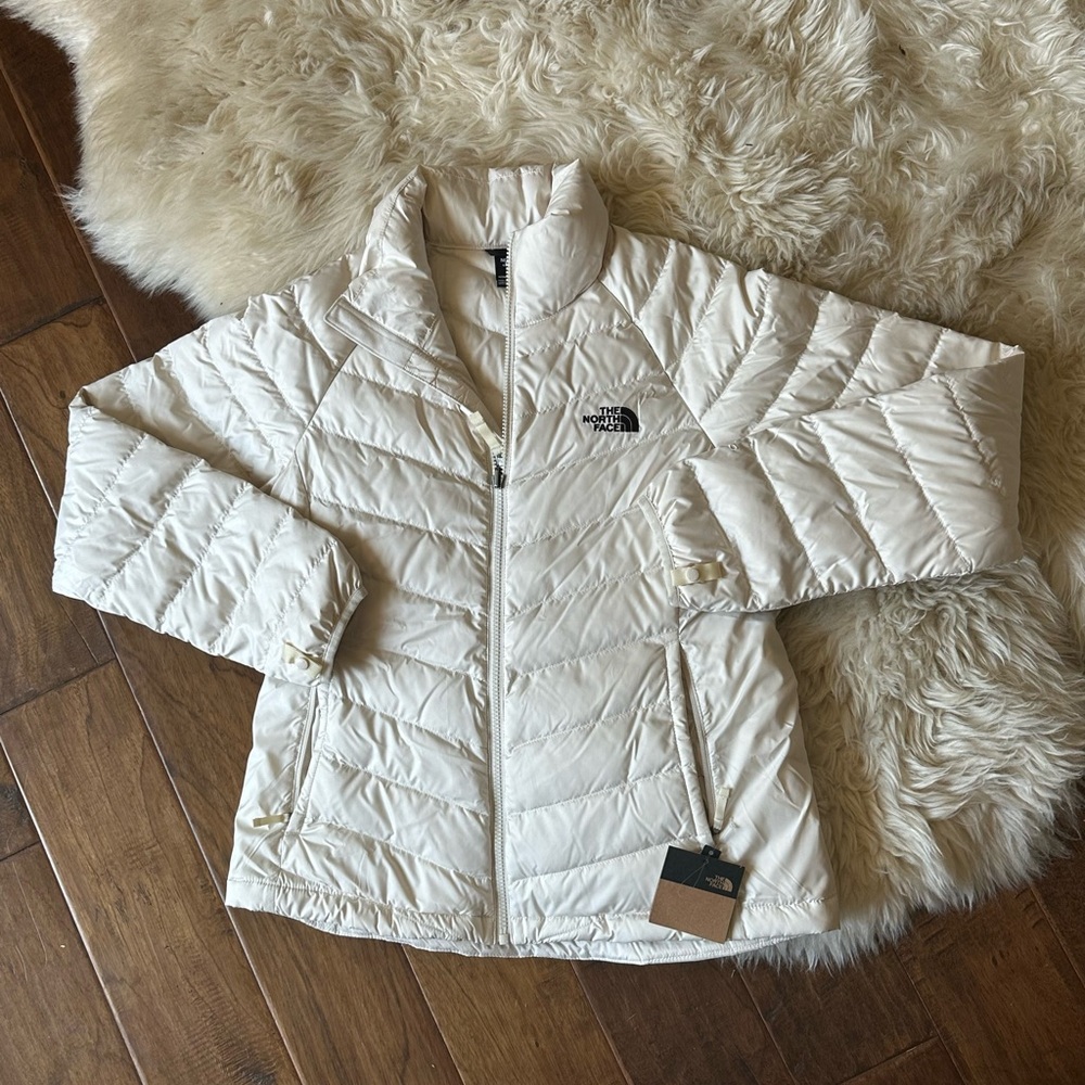 North Face Womens down jacket, size medium new with tags NWT white puffer